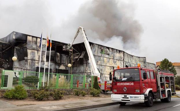 Un incendio destruye una fábrica de Ávila que da trabajo a 120 personas