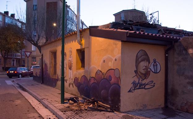 Una estufa de leña causa un pequeño incendio en Casa la Vega