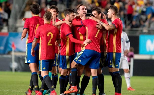 España gana por la mínima a Islandia y firma el 3 de 3