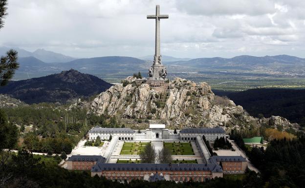 El PSOE reclama modificar o liquidar la Fundación del Valle de los Caídos