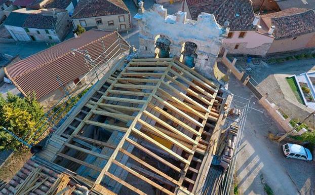 Villangómez concurre al Convenio Goteras para rematar el arreglo de la iglesia