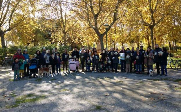 Reivindicando la recuperación del parque de la Cruz Roja con juegos populares