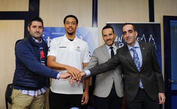 Jenkins confía en aportar «muchas cosas» al San Pablo Burgos