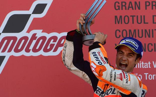 Dani Pedrosa: «Sería bonito poder adquirir la habilidad de Márquez con las salvadas»