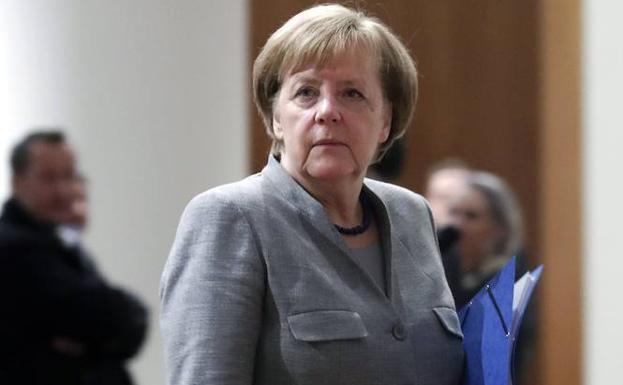 Merkel prefiere nuevas elecciones antes que un gobierno en minoría