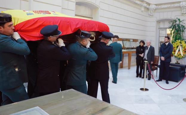 Detenido un tuitero en Barcelona por celebrar la muerte de Maza