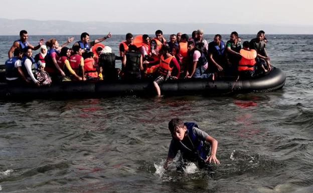 Un niño afgano de 10 años muere al intentar ser rescatado en Lesbos