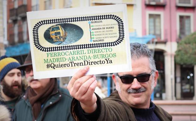 Un centenar de burgaleses exige un tren «digno» entre Madrid y Burgos