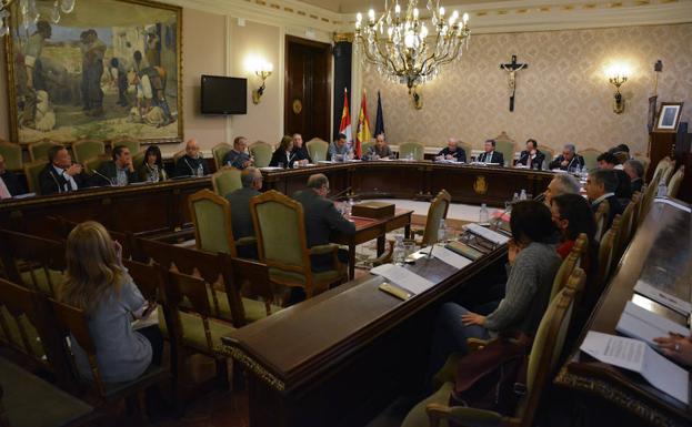 Polémica por la concesión de ayudas de urgente necesidad a 69 municipios