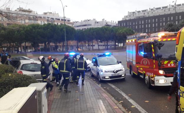 Herida una mujer tras perder el control del coche en Valladolid capital