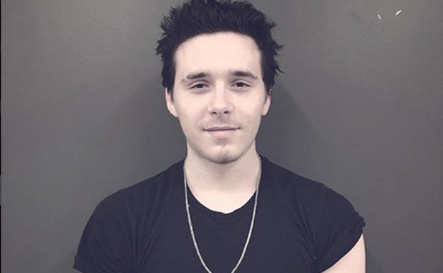 Brooklyn Beckham estrena tatuaje