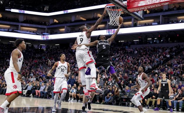 DeRozan e Ibaka dan a los Raptors la sexta victoria consecutiva