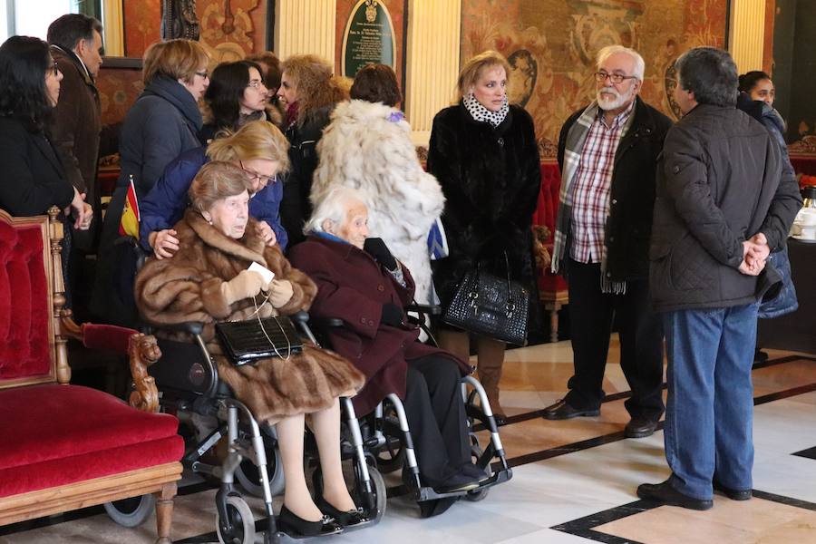 Acto en homenaje a los 88 centenarios de Burgos
