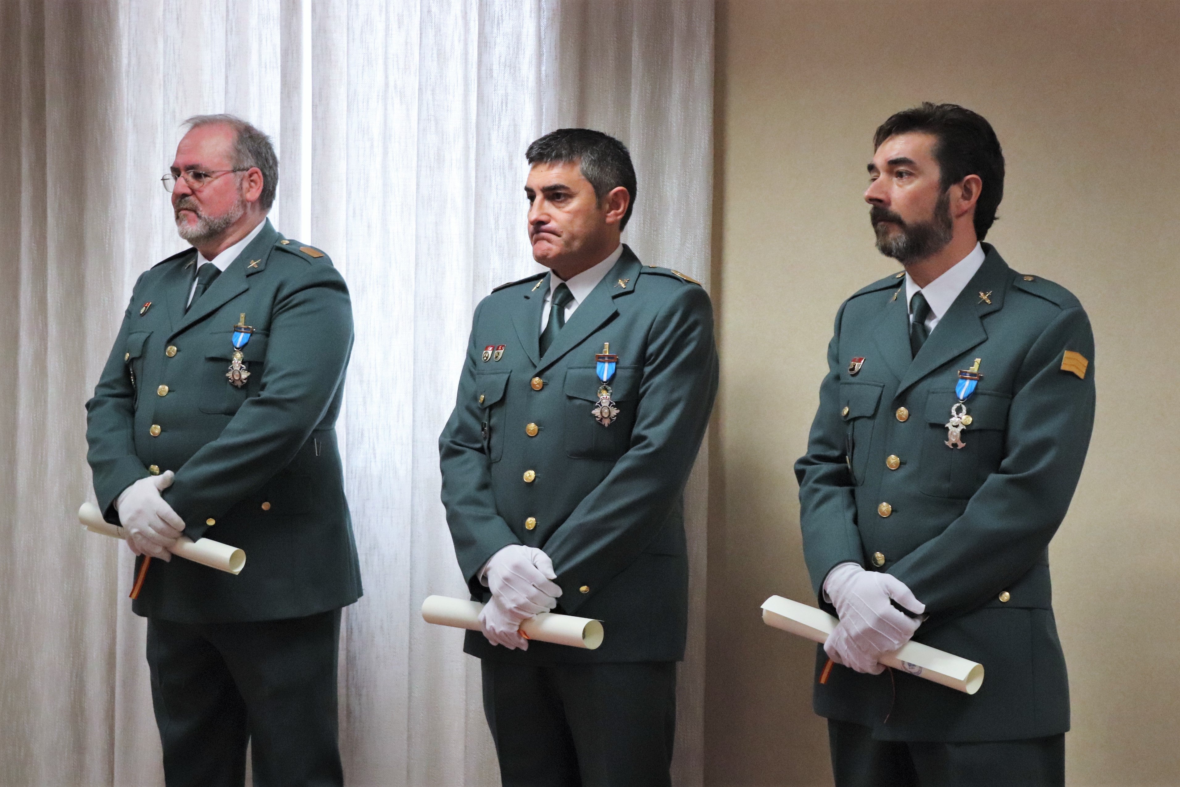 Los guardias civiles reciben la medalla al Mérito Civil