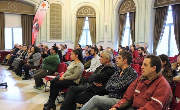 Los alumnos del Plan de Empleo de Cruz Roja reciben su diploma