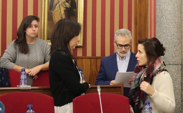 El Ayuntamiento se compromete a mejorar la accesibilidad para las personas sordas