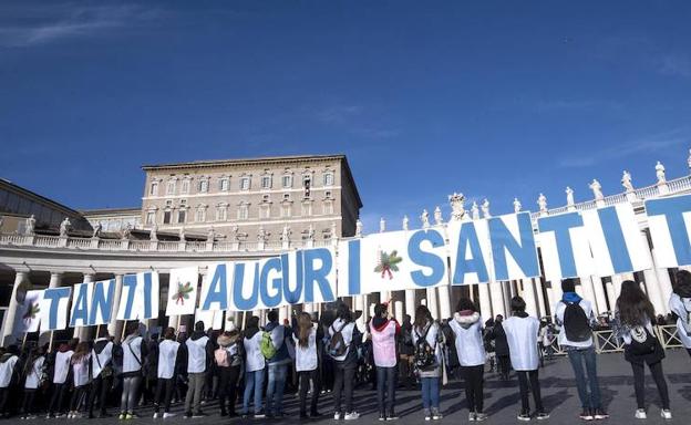 Pizza y tarta para celebrar los 81 años del papa Francisco