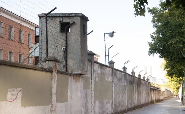 El alcalde está «plenamente convencido» de que Defensa responderá a la oferta de permuta