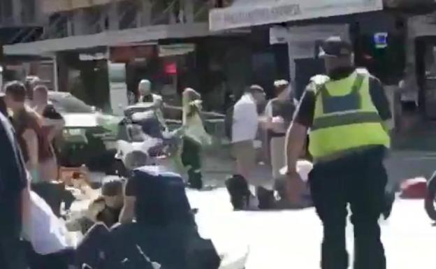 Dos detenidos tras el atropello «deliberado» de 19 personas en Melbourne