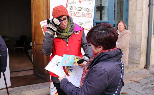 Un calendario a cambio de un juguete para un niño desfavorecido
