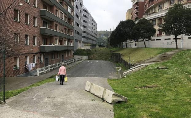 Una menor denuncia a cuatro jóvenes por una agresión sexual en un trastero de Barakaldo