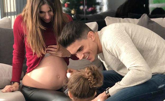 Melissa Jiménez y Marc Bartra repiten paternidad