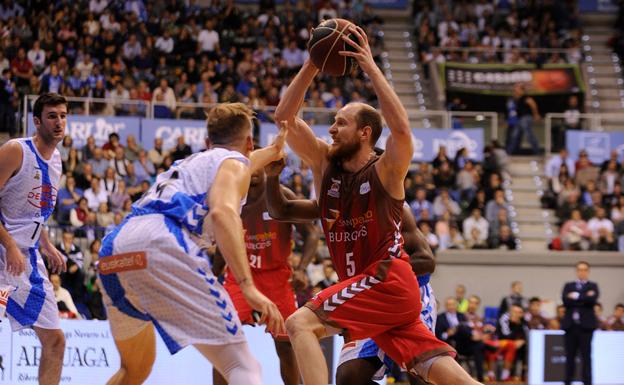 El San Pablo se encomienda a los Reyes en el Principado