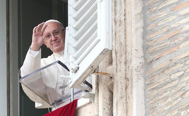 El Papa bautiza a 34 niños en la Capilla Sixtina