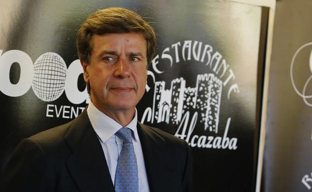 Cayetano Martínez de Irujo, enfrentado con su hermano Carlos