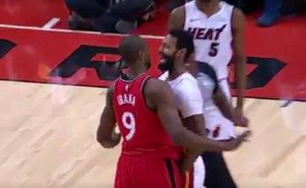 Serge Ibaka acaba expulsado tras una pelea con James Johnson