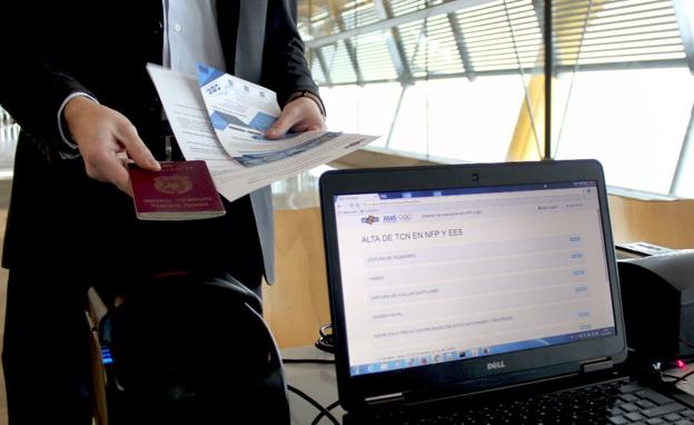 Adiós a los sellos en los pasaportes: la UE quiere fronteras inteligentes