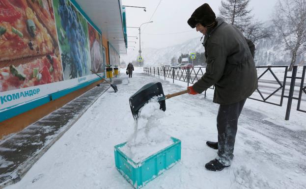 Temperaturas más altas de lo normal en Moscú, pero congelados en Siberia