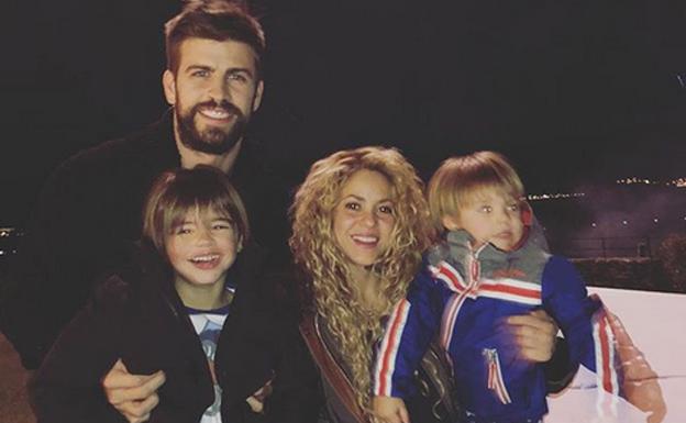 Shakira y Gerard Piqué estrenan posado