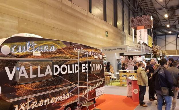 La provincia de Valladolid presume de vinos en el escaparate turístico de Fitur