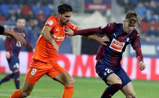 Eibar y Málaga empatan en un partido loco