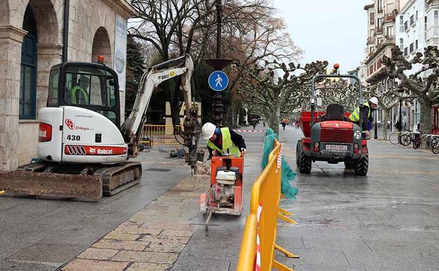 Las máquinas empiezan a trabajar frente a Diputación