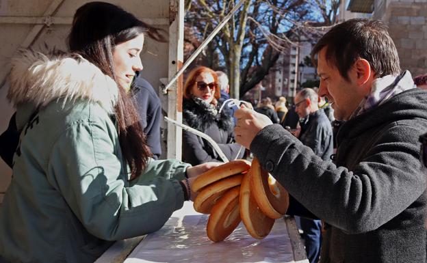 El rosco de San Lesmes, alimento de los burgaleses durante un día