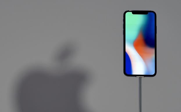 Apple reduce a la mitad la producción del iPhone X por la baja demanda