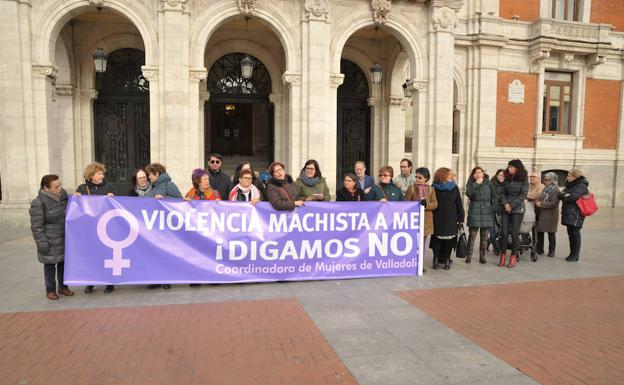 Concentración en la Plaza Mayor de Valladolid contra la violencia machista