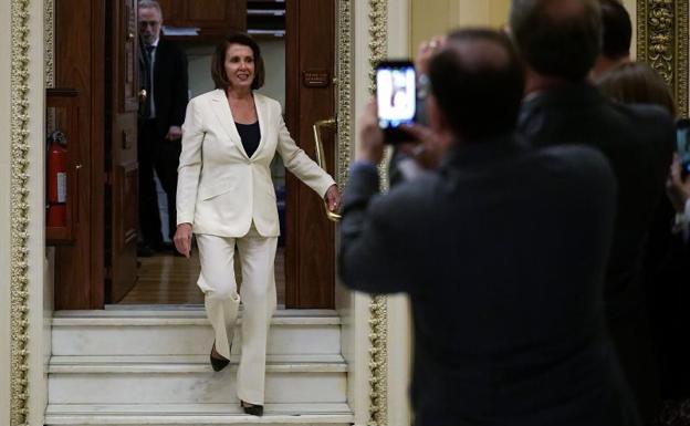 La demócrata Nancy Pelosi bate un récord tras hablar 8 horas ante el Congreso