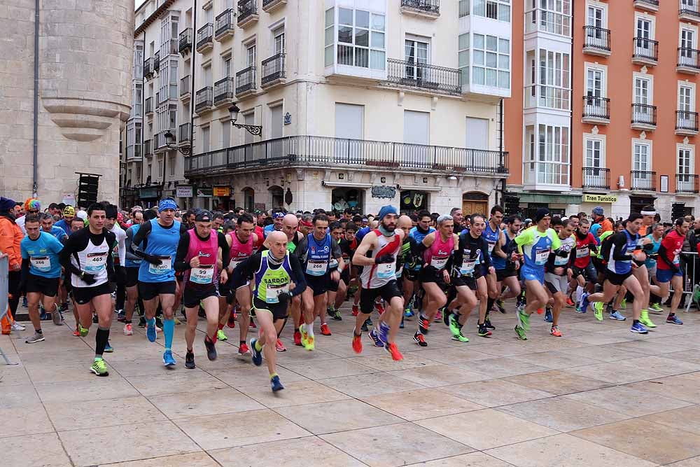 Casi 500 valientes olvidan el frío en el Cross de San Lesmes