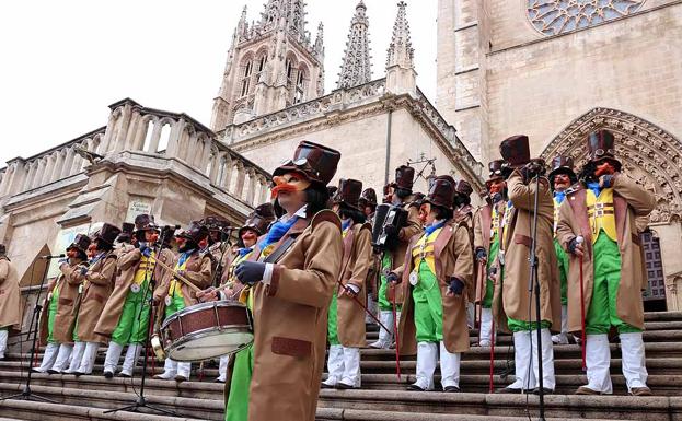 30 años de chirigota a los pies de la Catedral