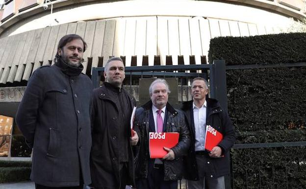 El PSOE lleva al Constitucional la «obstrucción» en la comisión de la trama eólica en las Cortes