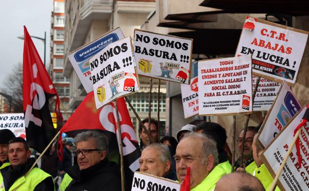 «No somos basura», los trabajadores de Abajas piden mejoras laborales y en la planta