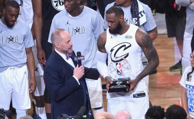 LeBron se corona en el duelo ante el conjunto de Stephen Curry