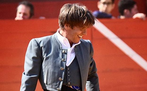 Manuel Díaz 'El Cordobés' sufre una cogida en la plaza de toros de Motril