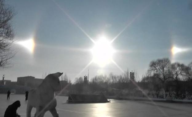 Un invierno de tres soles reina en el cielo de China