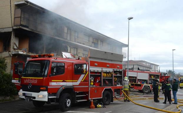 Los vecinos vuelven a entrar a sus viviendas una semana después de la explosión de gas