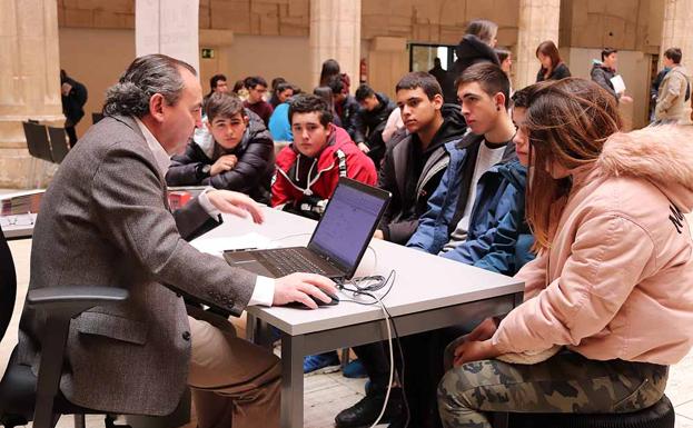 Las cooperativas escolares de Planea Emprendedores solicitan sus préstamos