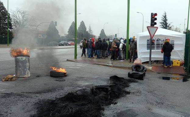 Discrepancias entre los sindicatos retrasan la firma del convenio de Bridgestone